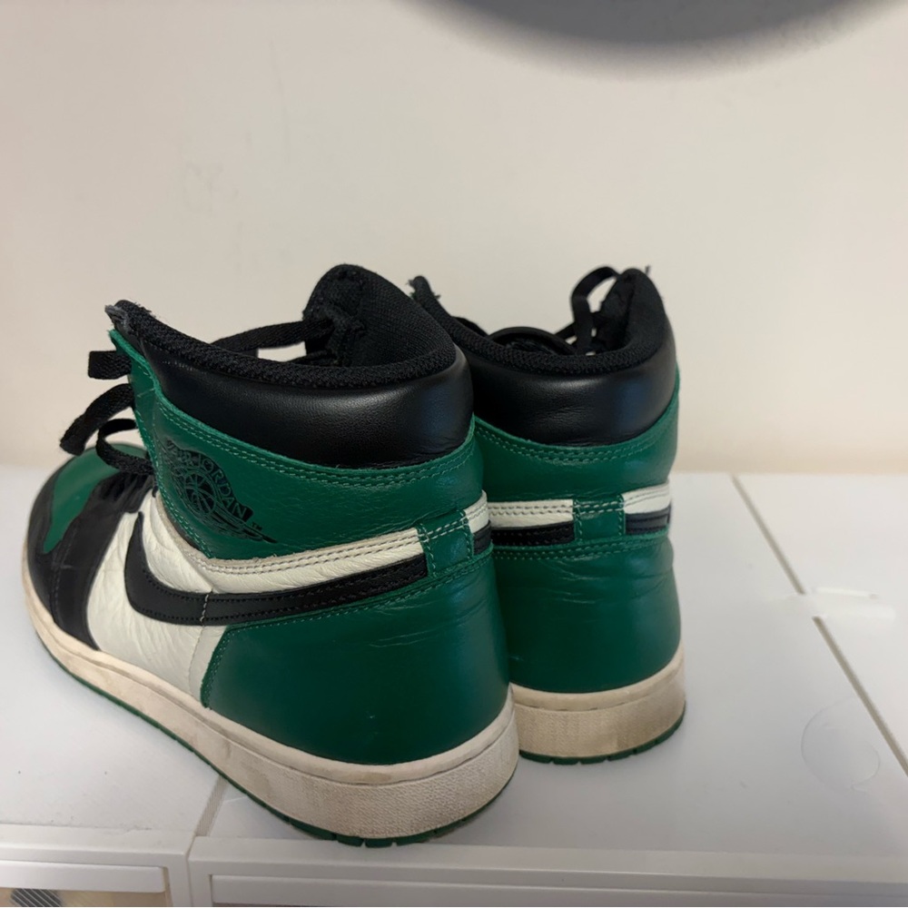Jordan 1 Pine Green Size 11 - Picture 3 of 5